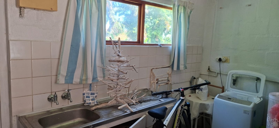 To Let 4 Bedroom Property for Rent in Kleinmond Western Cape